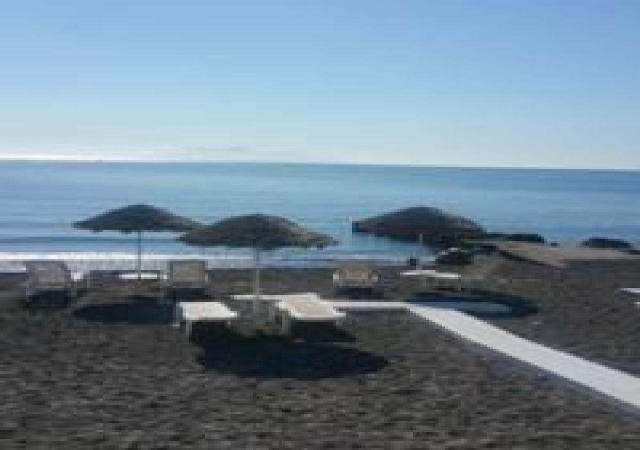 Geomare Beach House Monolithos Eksteriør bilde