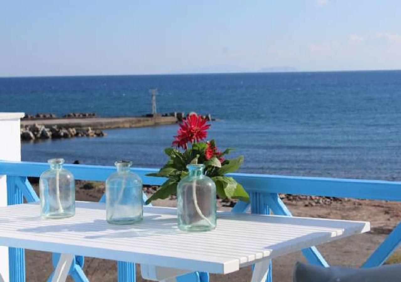 Geomare Beach House Monolithos Eksteriør bilde